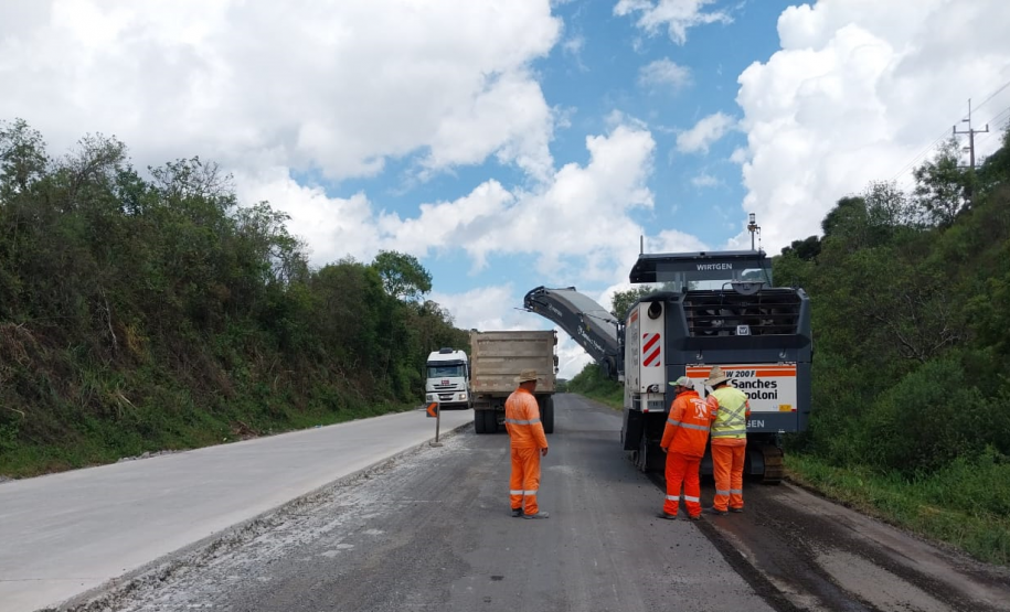 Serviços da obra de whitetopping na PRC-280