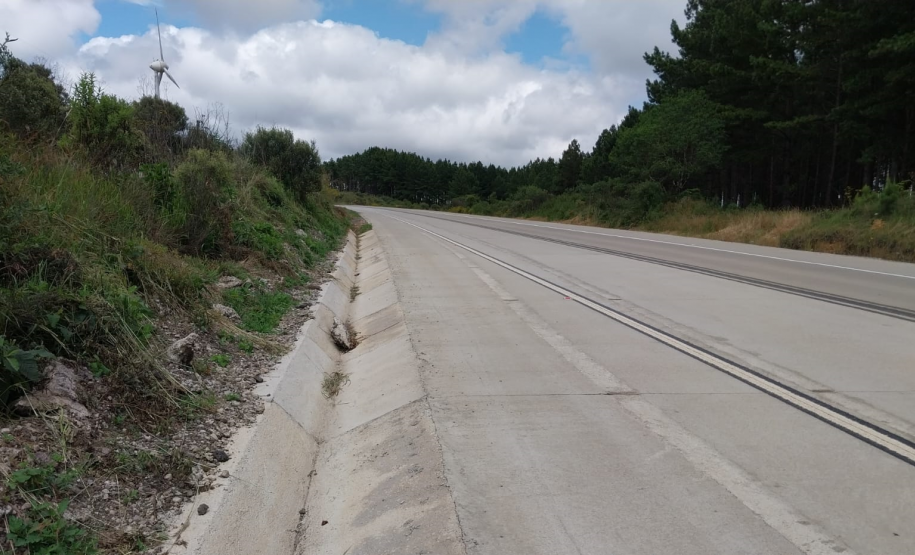 Serviços da obra de whitetopping na PRC-280