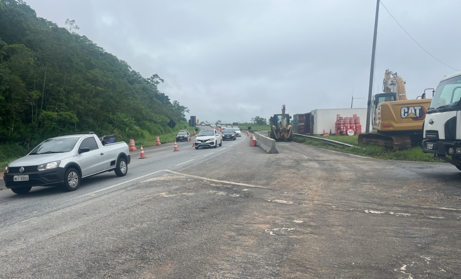 Serviços emergenciais na BR-277