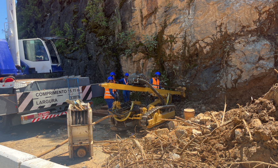 Perfuração de rocha