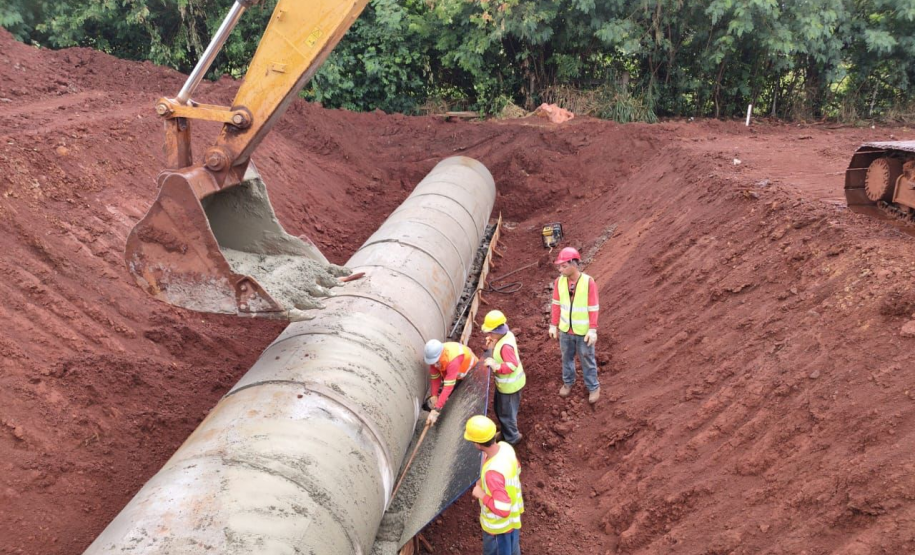 Bueiro km 5+360 concretagem do contra berço