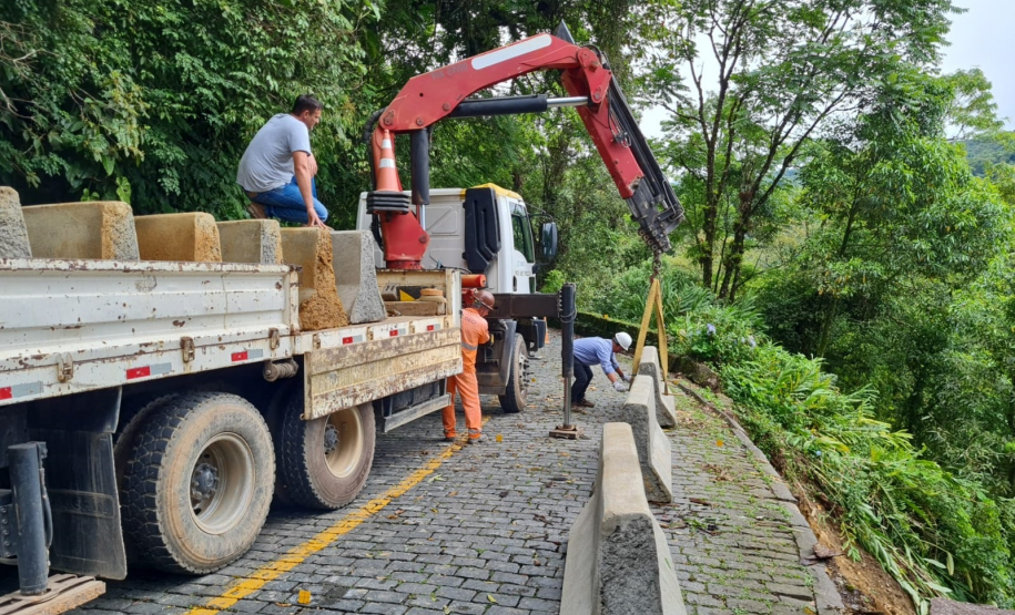 Implantação de barreiras New Jersey
