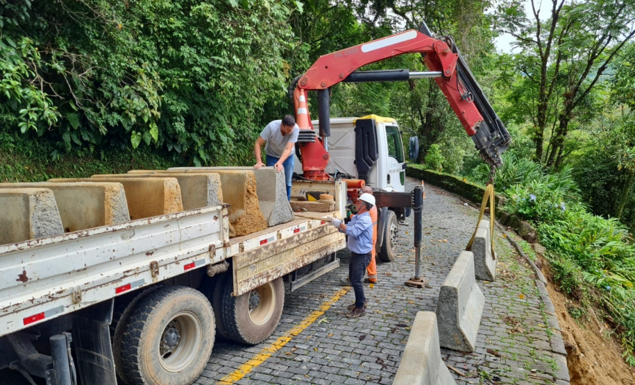 Implantação de barreiras New Jersey