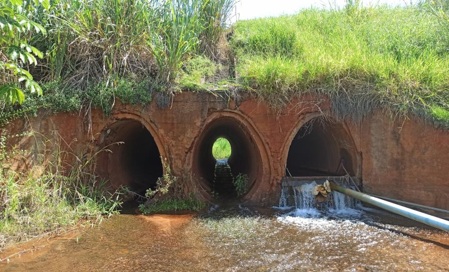 Galeria Ribeirão Santo Inácio PR-317 em Nossa Senhora das Graças