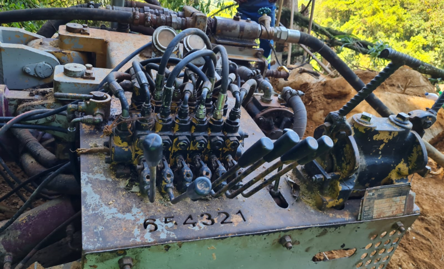 Serviços no km 8 da Estrada da Graciosa