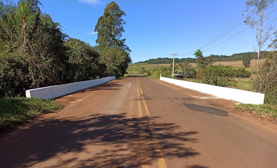 Ponte Rio Caratuva PR-239 no limite entre Campina da Lagoa e Nova Cantu