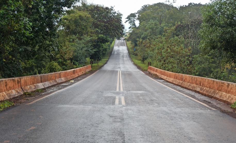 Ponte Rio Claro PR-558 no limite entre Araruna e Peabiru