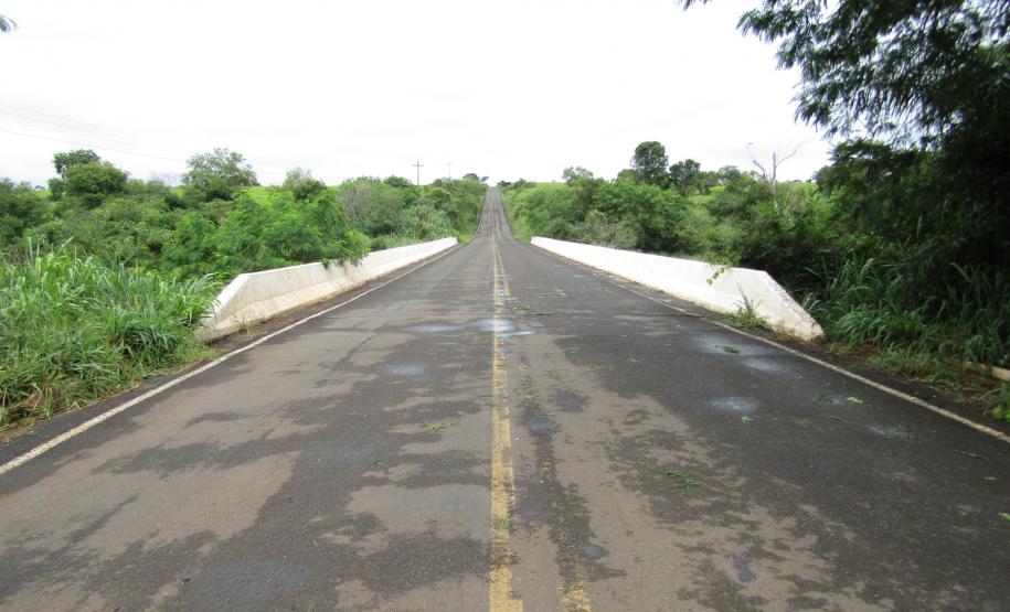 Ponte Rio Dom Bosco PR-557 no limite entre Paranavaí e Terra Rica