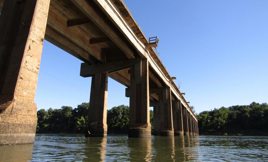 Ponte Rio Ivaí PR-323 no limite entre Doutor Camargo e Terra Boa