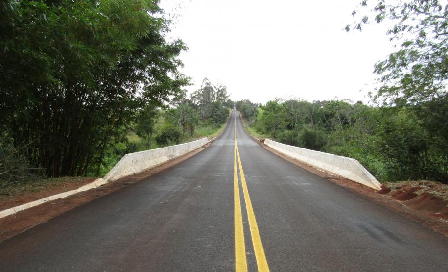 Ponte Rio Jequitibá PR-587 no limite entre Esperança Nova e São Jorge do Patrocínio