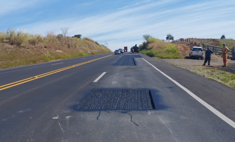 PR-444 km 29+700 Remendo - Pintura de ligação após fresagem