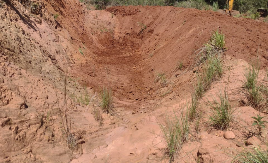 PR-682 limpeza de caixas de contenção