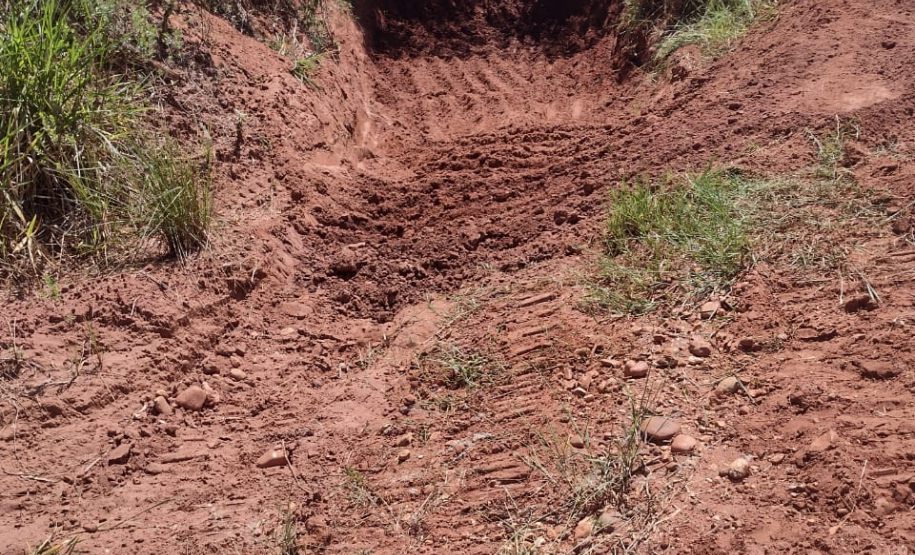 PR-682 limpeza de caixas de contenção