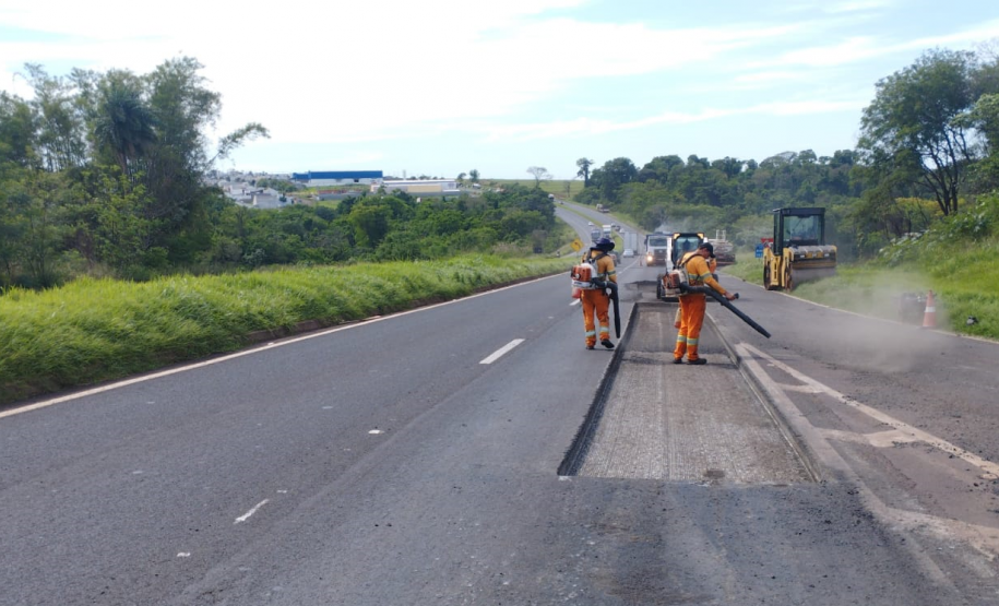 km 191+900 L.D P.2 Limpeza - Remendos Superficiais