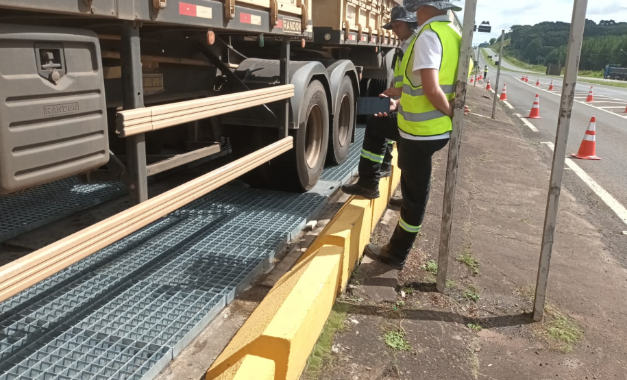 Balanças rodoviárias na PR-151 em Piraí do Sul