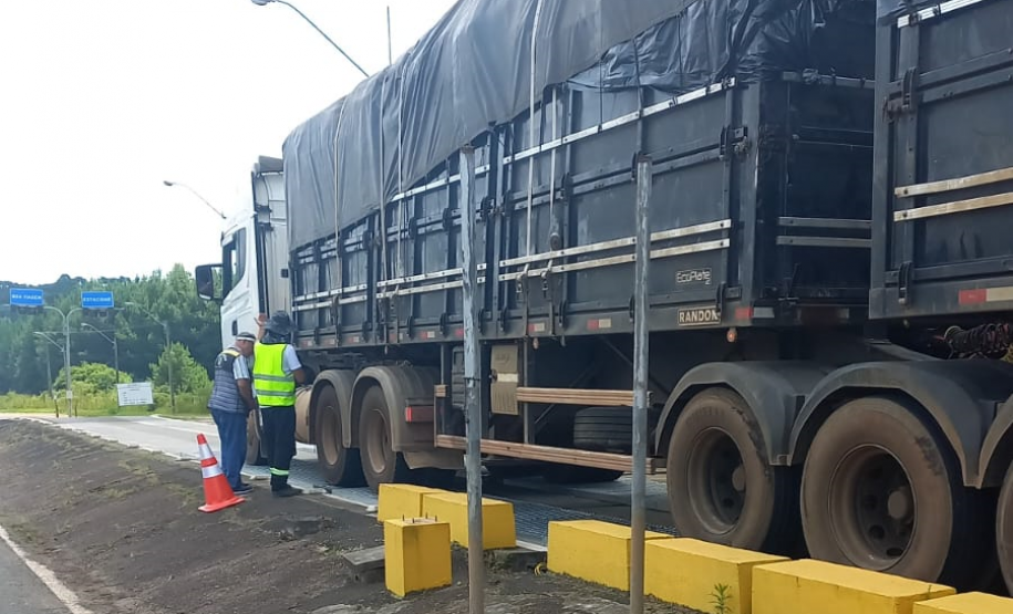 Balanças rodoviárias na PR-151 em Piraí do Sul