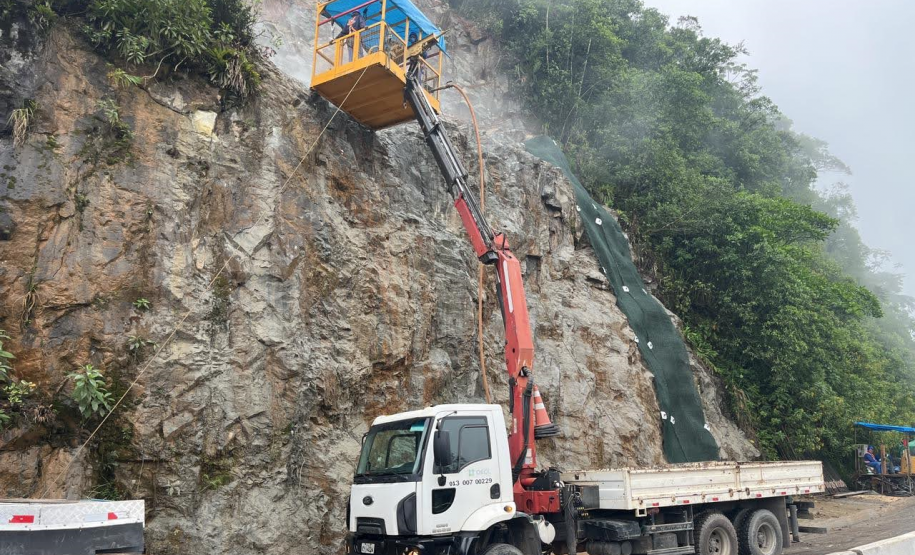 BR-277 serviços de contenção no km 41