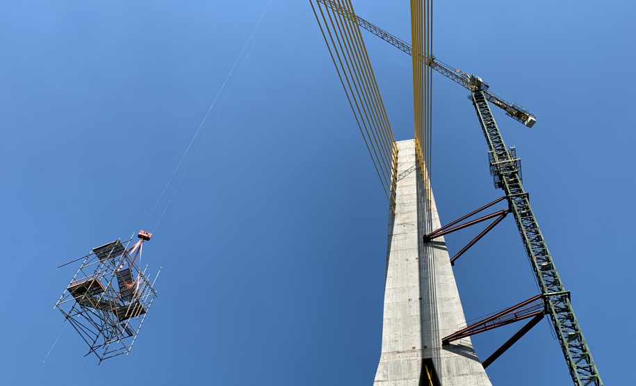 Ponte - Desmobilização das escadas de acesso ao mastro brasileiro (Apoio 06)