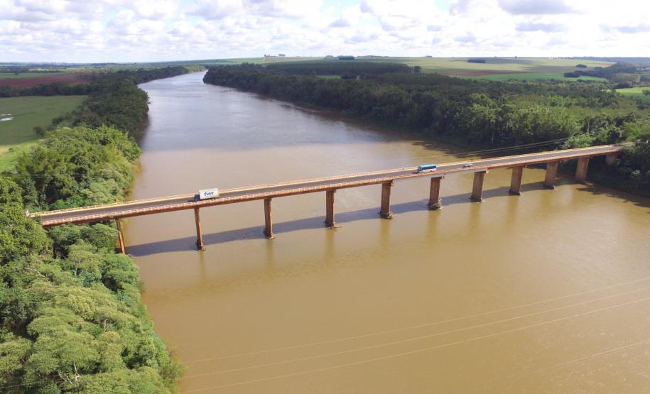Ponte Rio Ivaí no limite entre Paraíso do Norte e Rondon (PR-492)