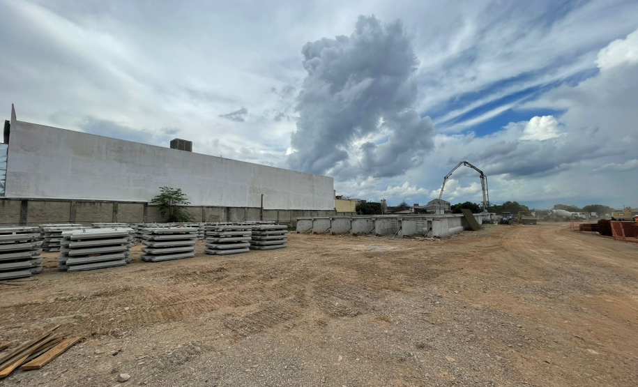 Canteiro de obras do novo viaduto da BR-376 em São José dos Pinhais