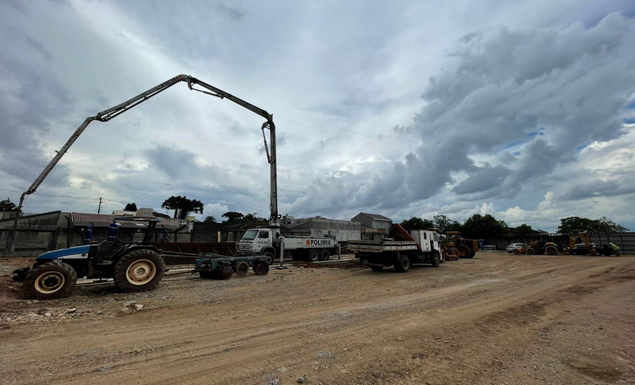 Canteiro de obras do novo viaduto da BR-376 em São José dos Pinhais