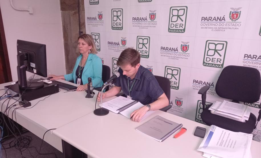 Abertura de envelopes na sede do DER/PR em Curitiba