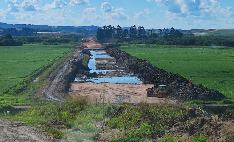 Contorno Norte de Castro - terraplenagem