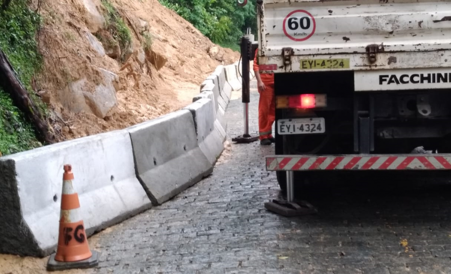 Serviços na Estrada da Graciosa nesta segunda-feira (13)