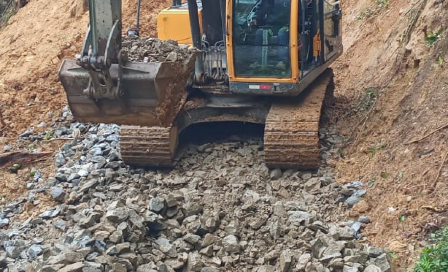 Estrada da Graciosa - obras de contenção