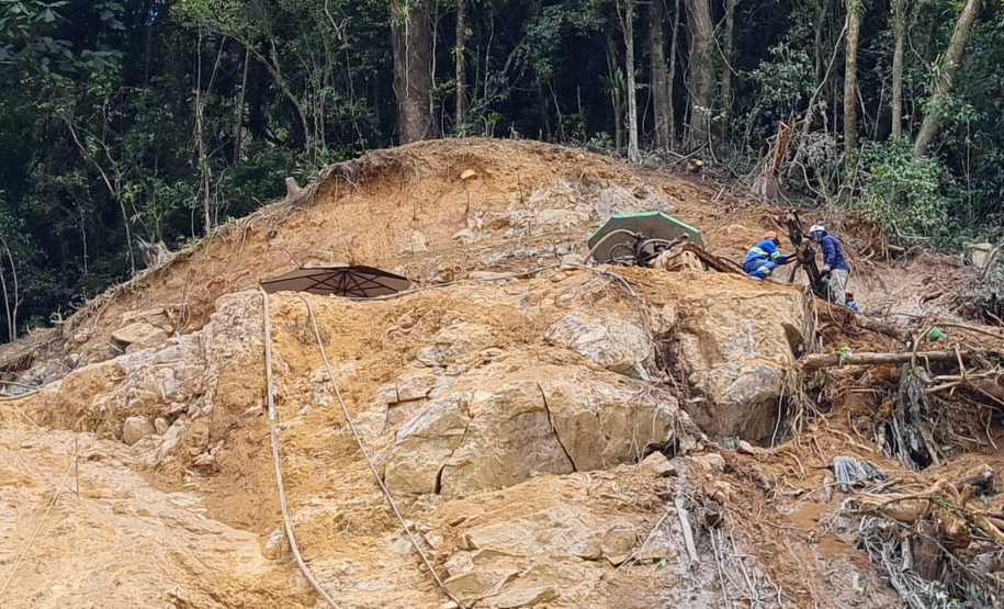 Serviços de recuperação da Estrada da Graciosa