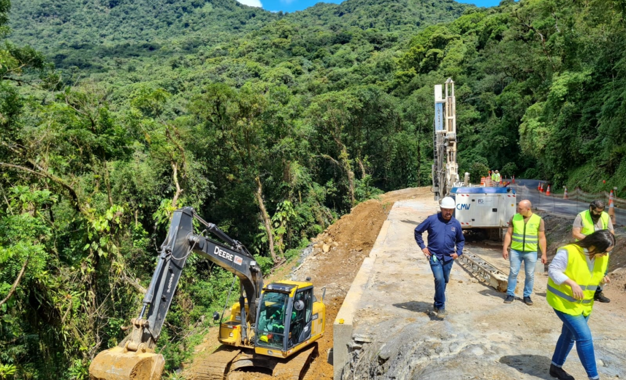 Serviços de recuperação da Estrada da Graciosa