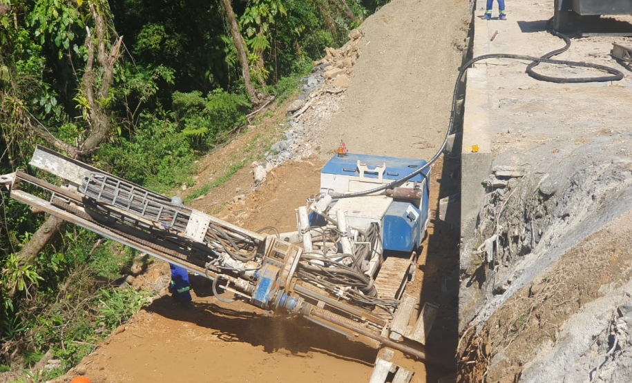 Serviços de recuperação da Estrada da Graciosa