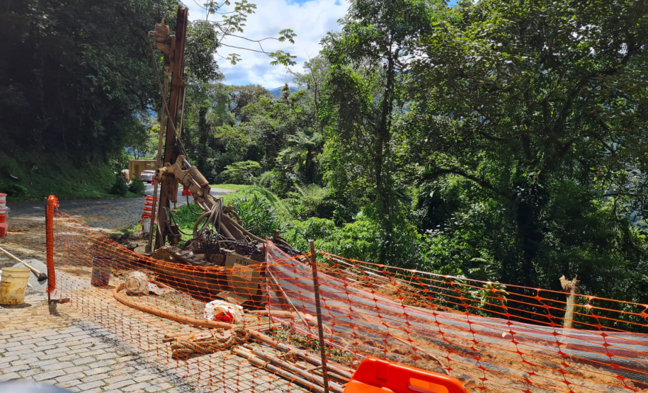 Serviços de recuperação da Estrada da Graciosa