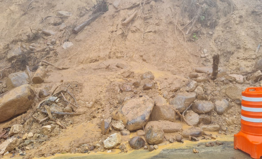 Estrada da Graciosa, ponto de escorregamento