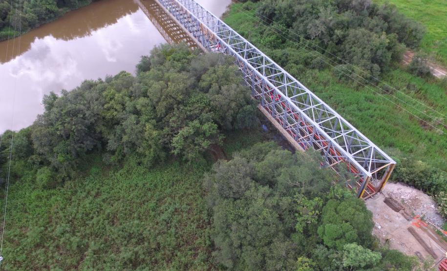 Ponte do Rio da Várzea entre a Lapa e Campo do Tenente