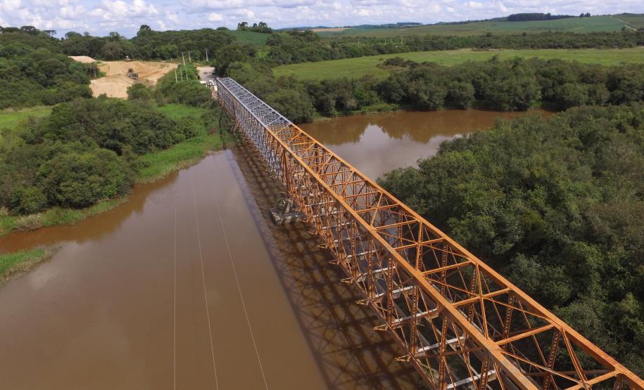 Ponte do Rio da Várzea entre a Lapa e Campo do Tenente