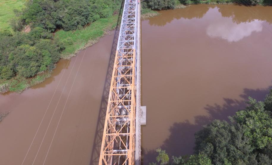Ponte do Rio da Várzea entre a Lapa e Campo do Tenente