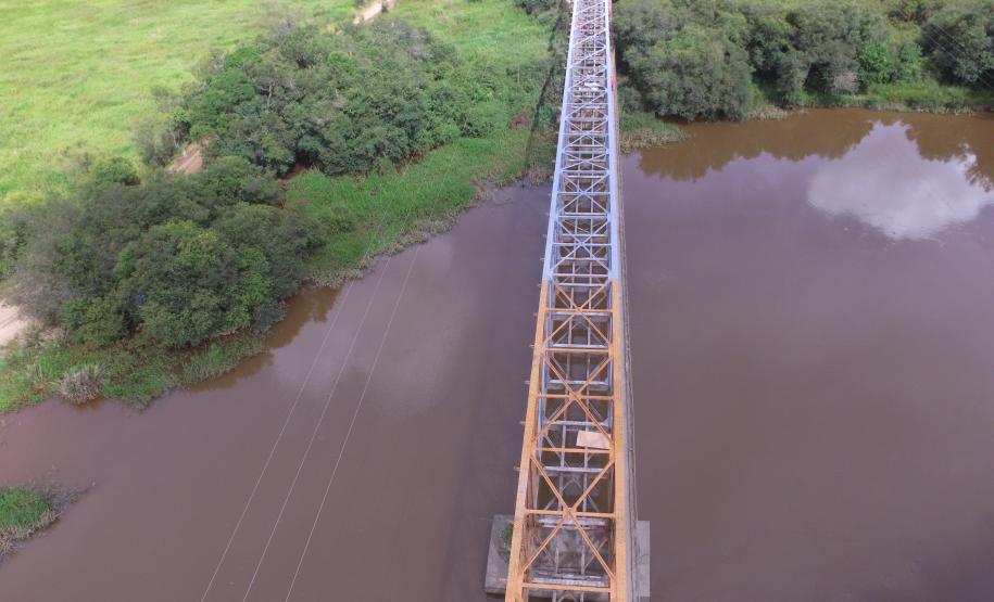 Ponte do Rio da Várzea entre a Lapa e Campo do Tenente