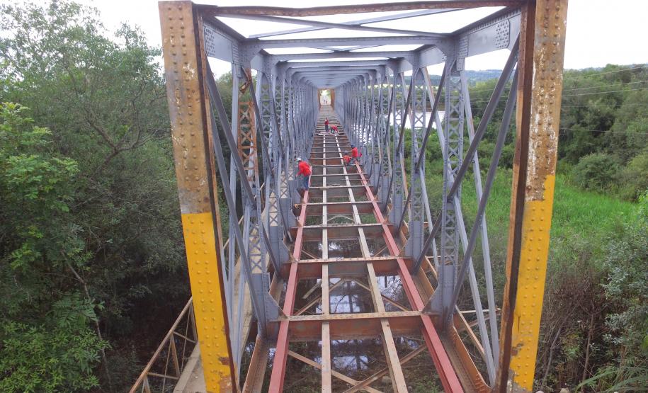 Ponte do Rio da Várzea entre a Lapa e Campo do Tenente