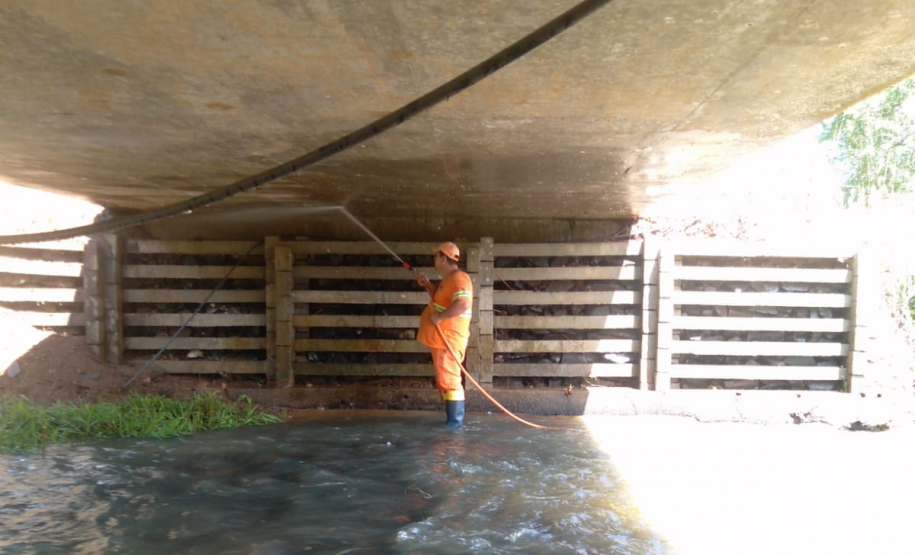 Obras na Ponte sobre o Rio Empoçado