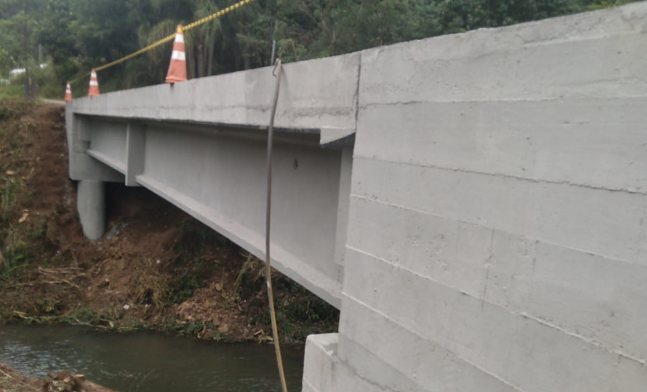 Obras na Ponte sobre Rio Jararaca