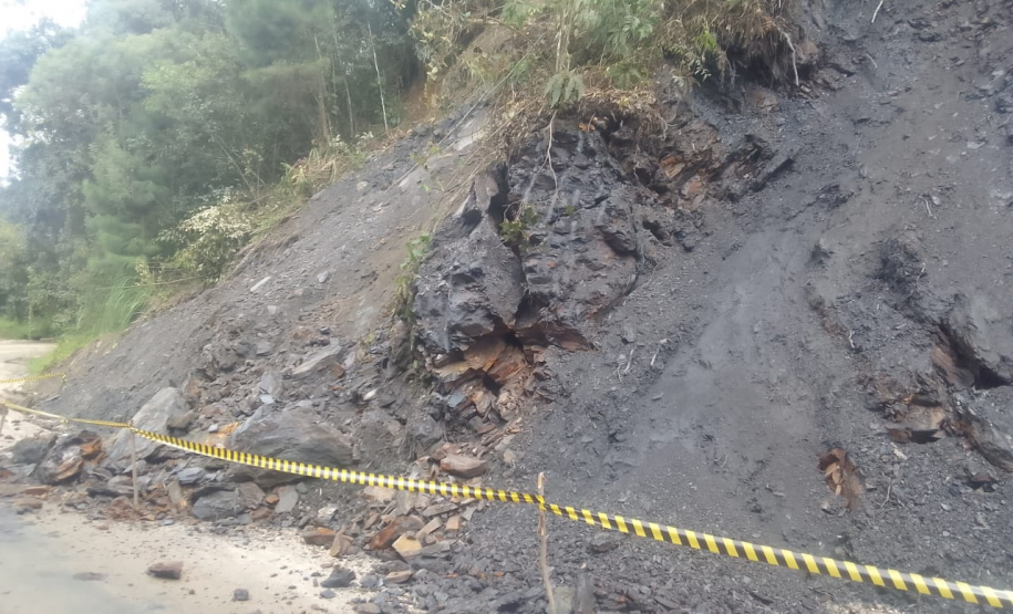 PR-090 km 44+500 novo escorregamento