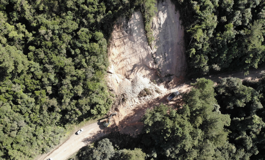 PR-092 km 137 - serviços no domingo (26)