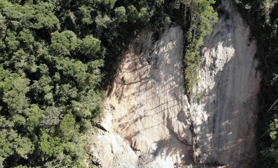 PR-092 km 137 - serviços no domingo (26)