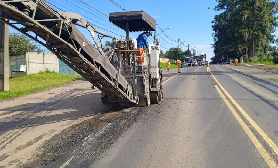 Serviços de fresagem na PR-151 entre Ponta Grossa e Palmeira