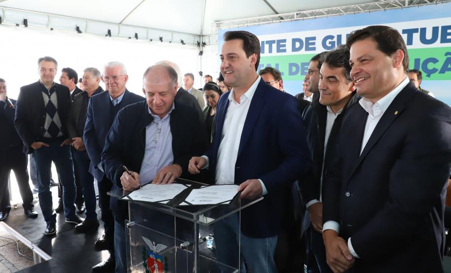 Evento de anúncio do edital da Ponte de Guaratuba