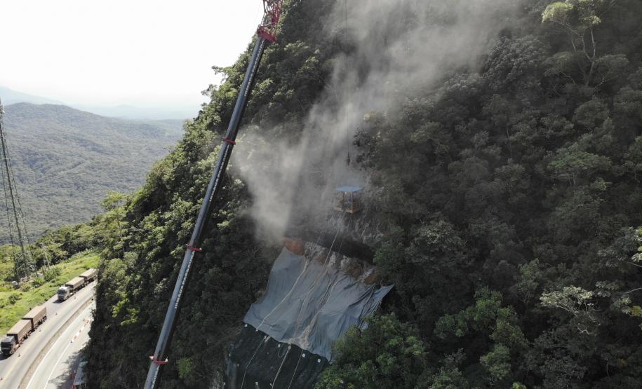Obras no km 41 da BR-277