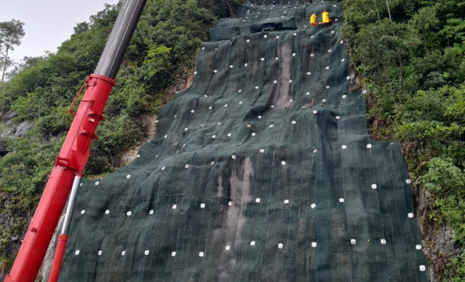 Serviços finais na BR-277