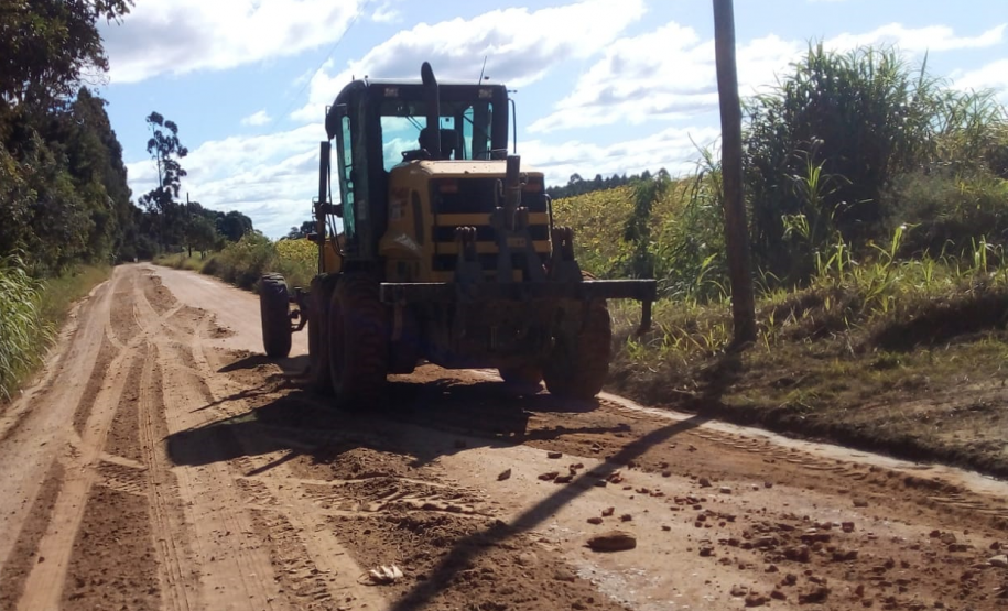 Conservação de via não-pavimentada
