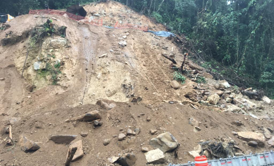 Escorregamentos na Estrada da Graciosa
